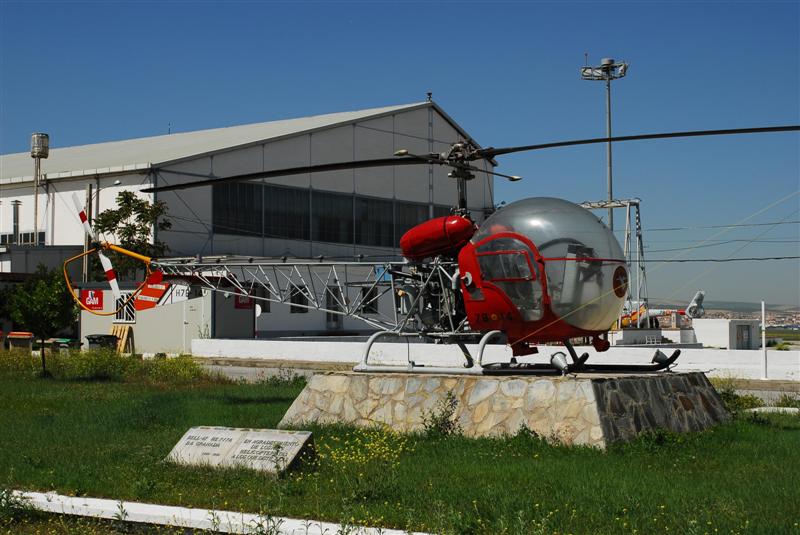 10- Bell47 monument.JPG - Bell47 monument